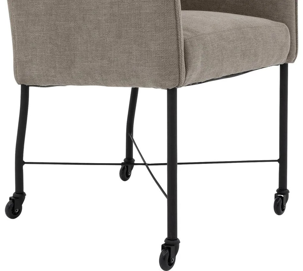 Goossens Eetkamerstoel Erik bruin stof met armleuning en met skaterwielenmet wielen, modern design