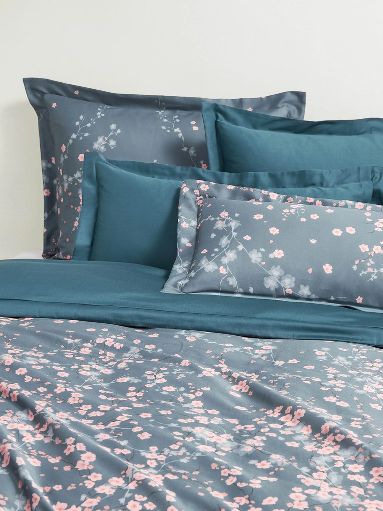 Katoensatijnen dekbedovertrek Sakura met bloemenprint