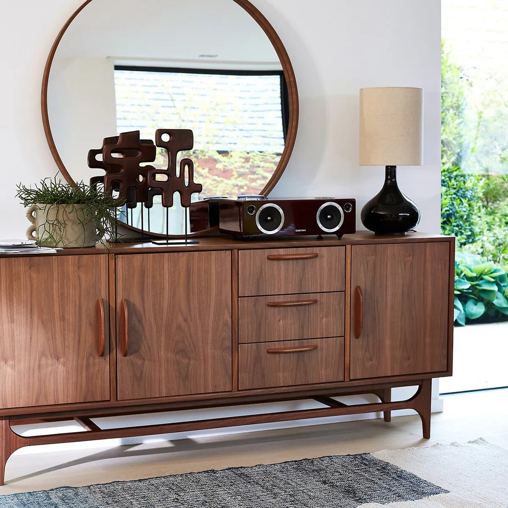 Buffetkast in fineer notenhout, Larsen