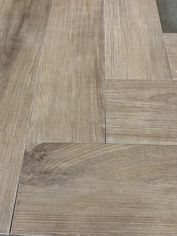 Houtlook Tegel Visgraat 15x60 Cm Bruin DC1