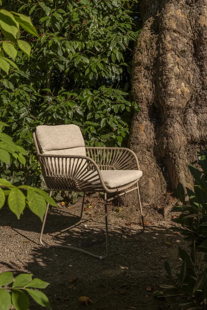 4 Seasons Outdoor Murcia tuinset latte met teak Prado tafel Ø 130 cm Tuinset beige weerbestendig