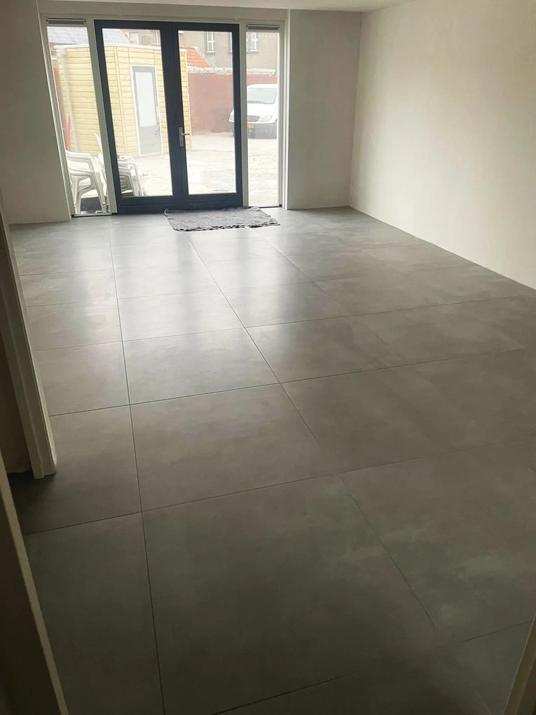 Vloertegel 90x90 Cm Betonlook Fairy Dark Donker Grijs H96