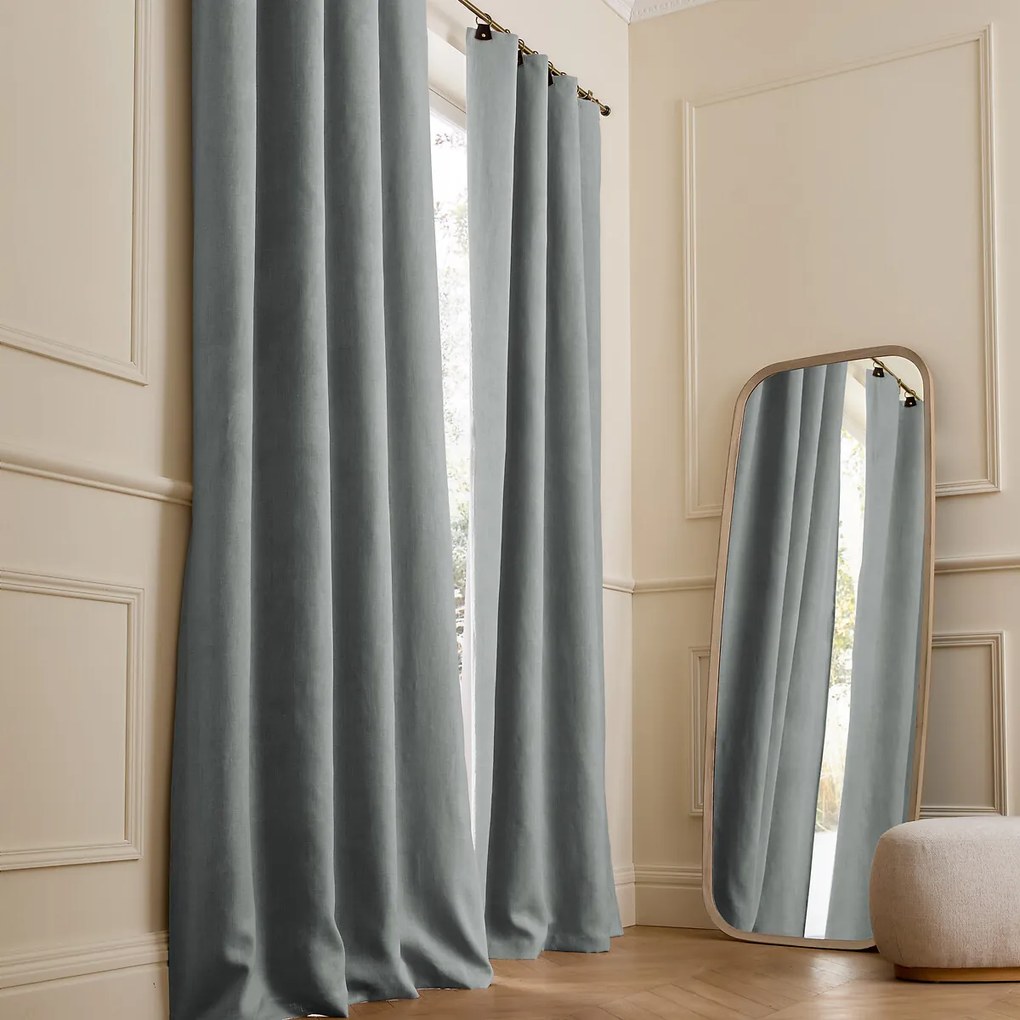 Verduisteringsgordijn van gewassen linnen, leren lussen, Private