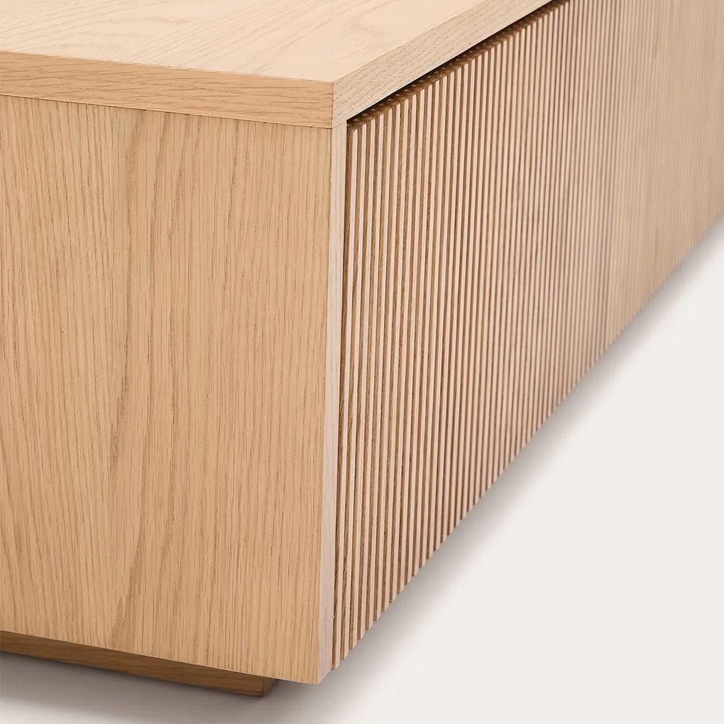 Kave Home Helvine Laag Tv-meubel Eiken Met Ribbels - 200x40x30cm.