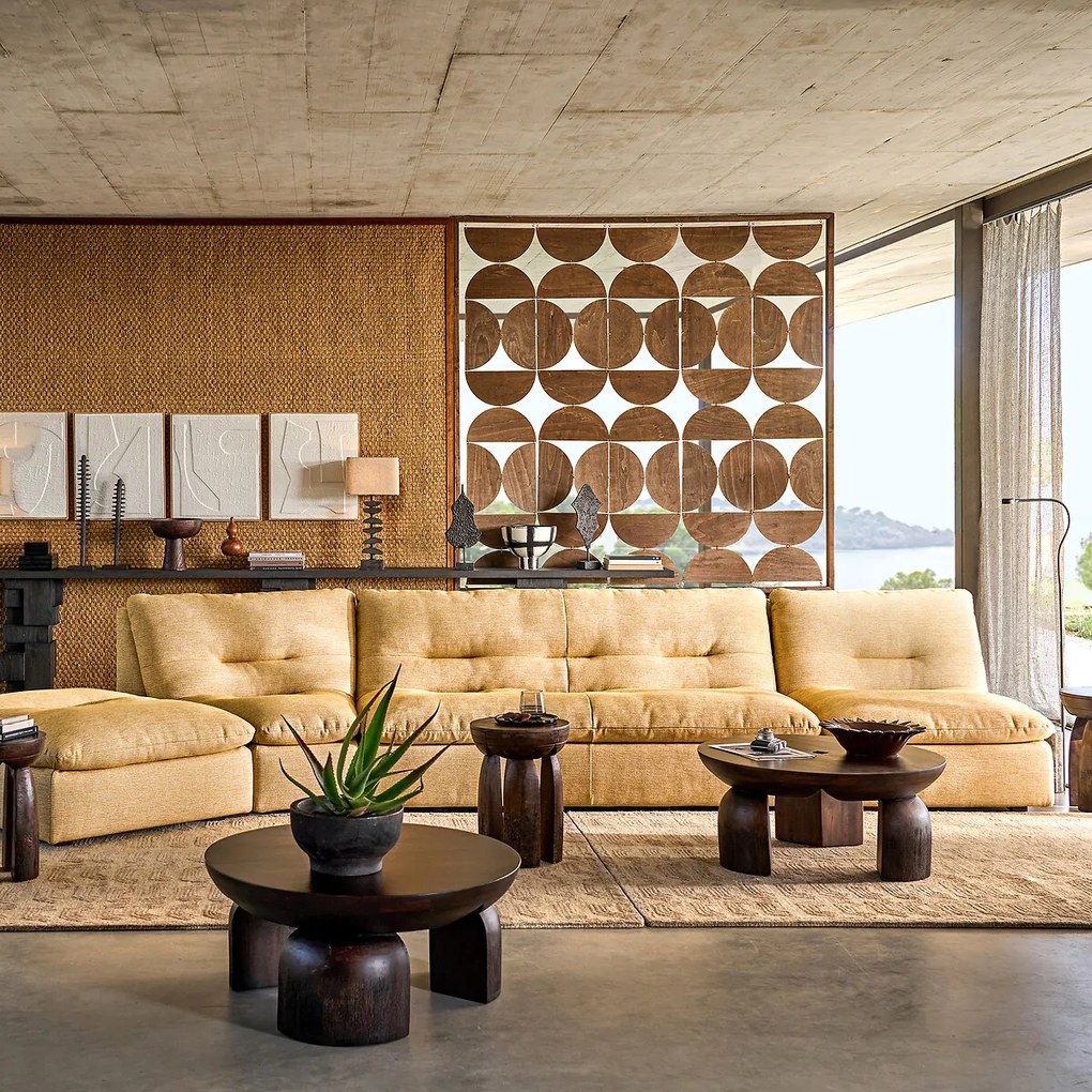 Salontafel met drie poten in mangohout, Lotus