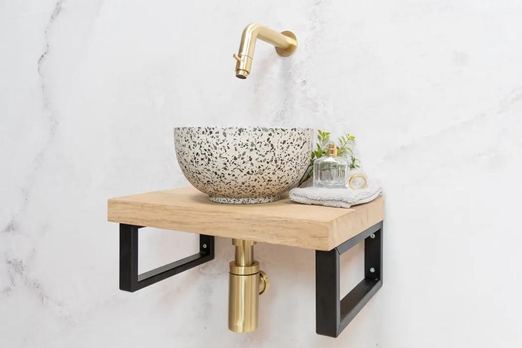 Saniclear Baru fonteinset met eiken plank, zwart-witte terrazzo waskom en gouden kraan voor in het toilet
