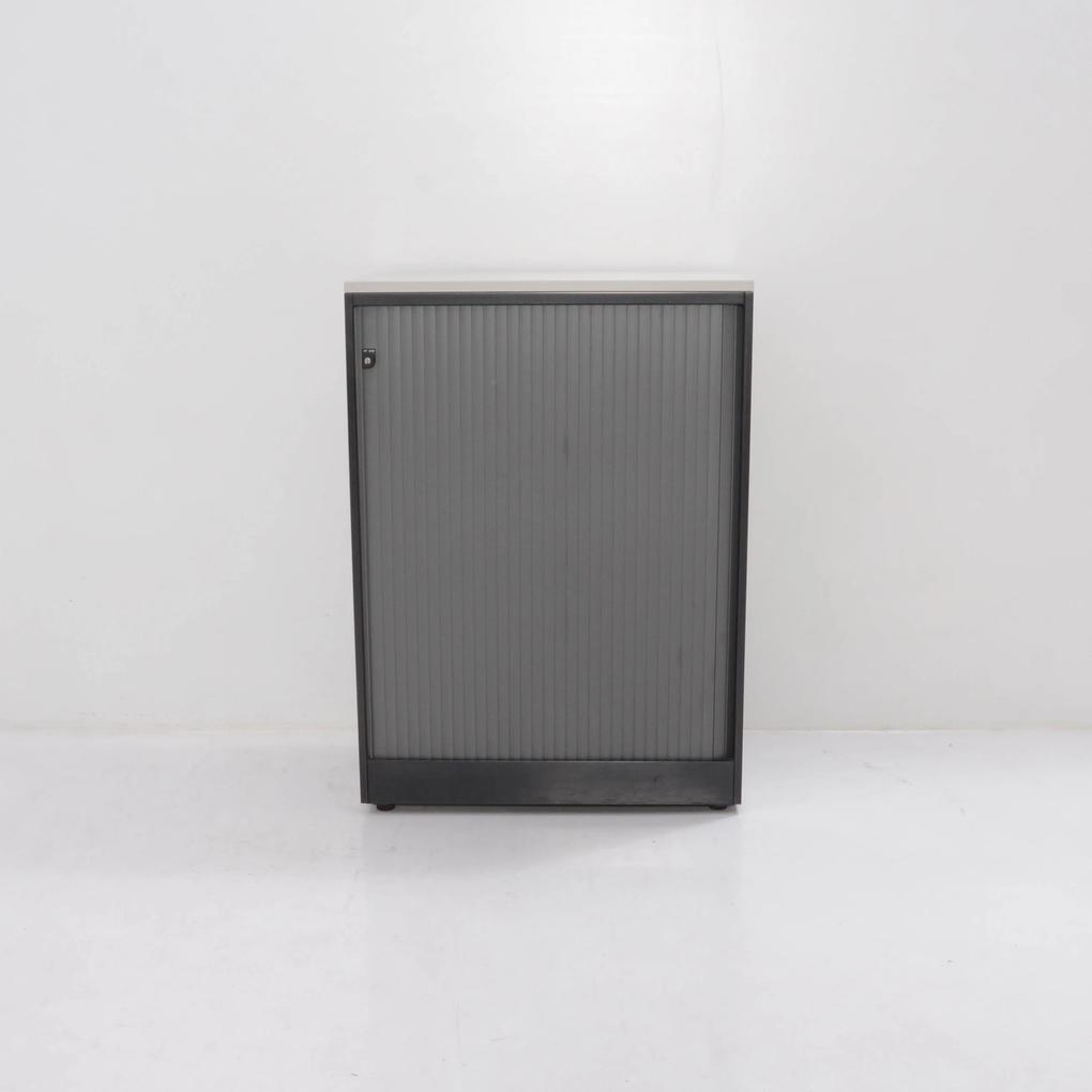 Roldeurkast, zwart-grijs, 110.5 x 80 cm, incl. 2 legborden