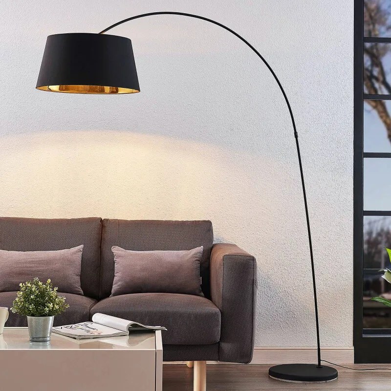 Boogvloerlamp Esti met stoffen kap, zwart-goud - lampen-24