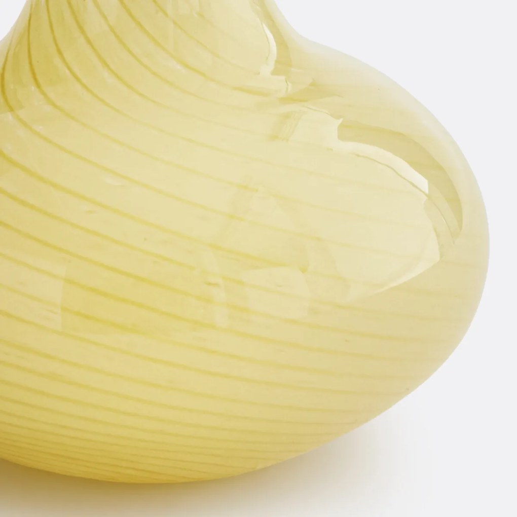 Gele glazen vaas, hoogte 7,7 cm, MARLIA