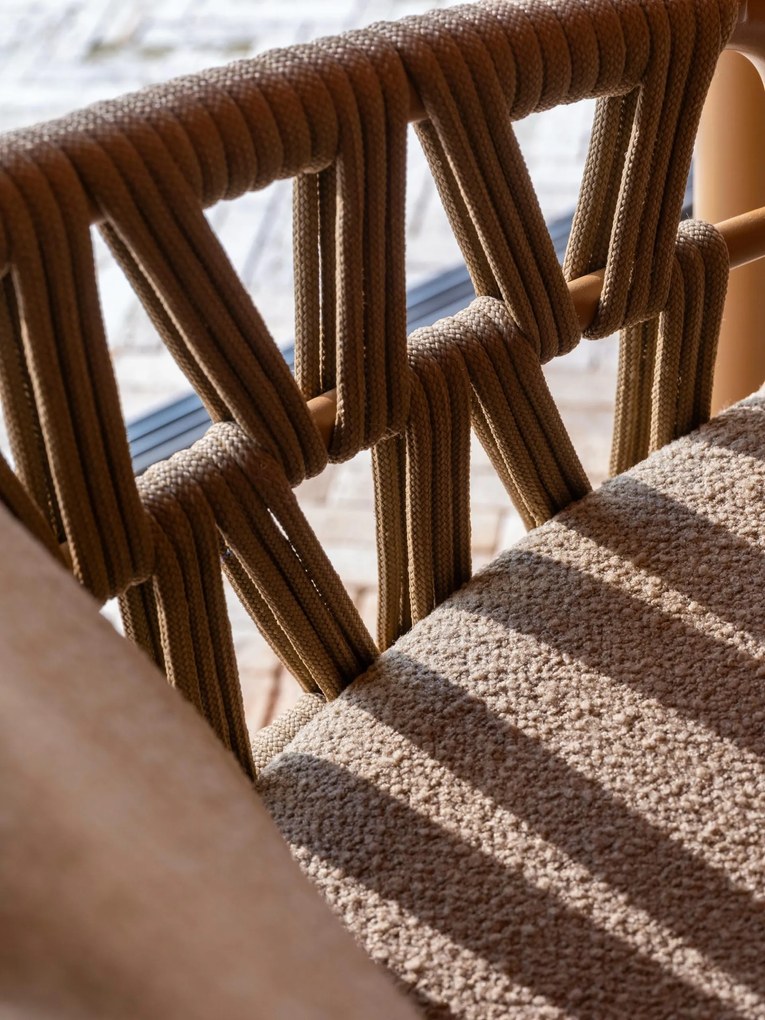 4 Seasons Outdoor Biarritz hoge tuinstoel amber Tuinstoel beige weerbestendig