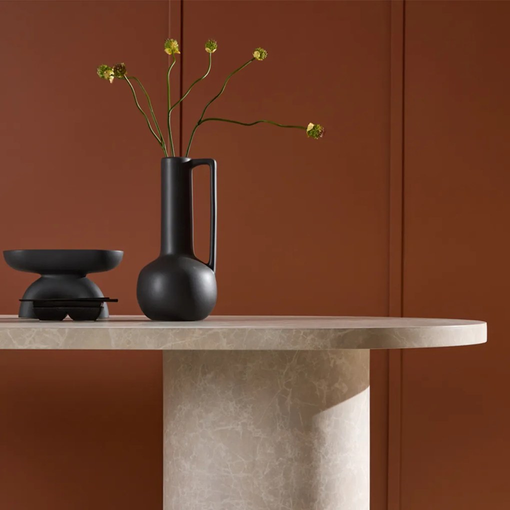 Ovale Eettafel Met Dikke Beige Poten - 100 X 200cm.