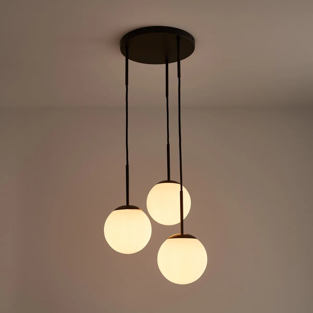 Tros hanglamp in metaal en opaline, Theide