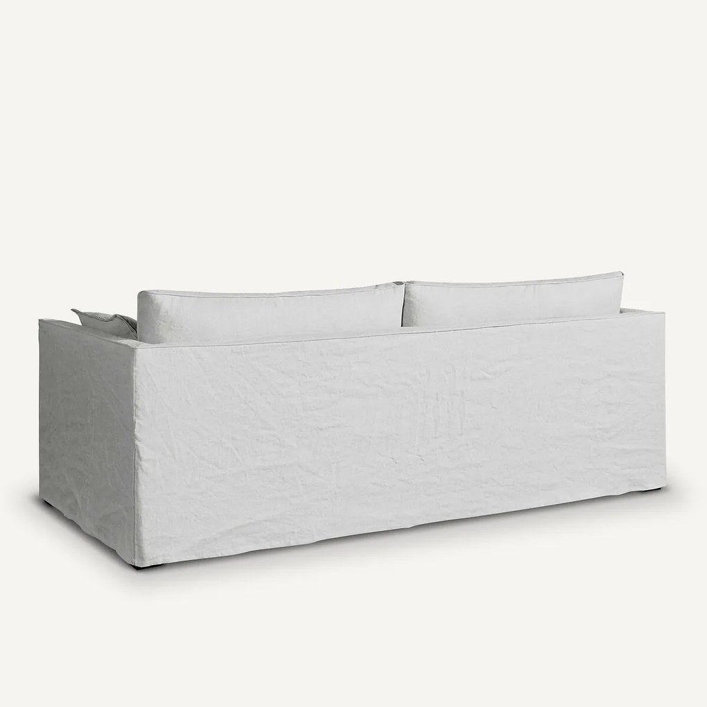 Bankhoes in gekreukt linnen, Camille