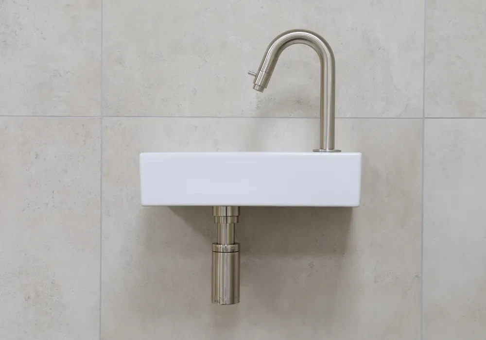 Mueller Mini Rhea wit fonteinset met RVS gebogen fonteinkraan rechts