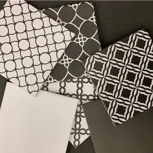 Terre d'Azur Penedes vloertegel met decor 20x20cm wit/zwart - per 25 stuks