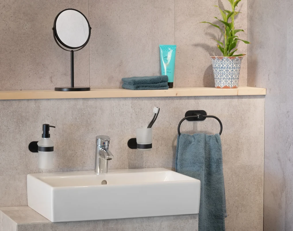 Wenko Orea turbo-loc handdoekring RVS zwart mat