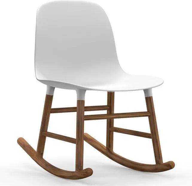 Normann Copenhagen Form Rocking Chair schommelstoel met walnoten onderstel wit