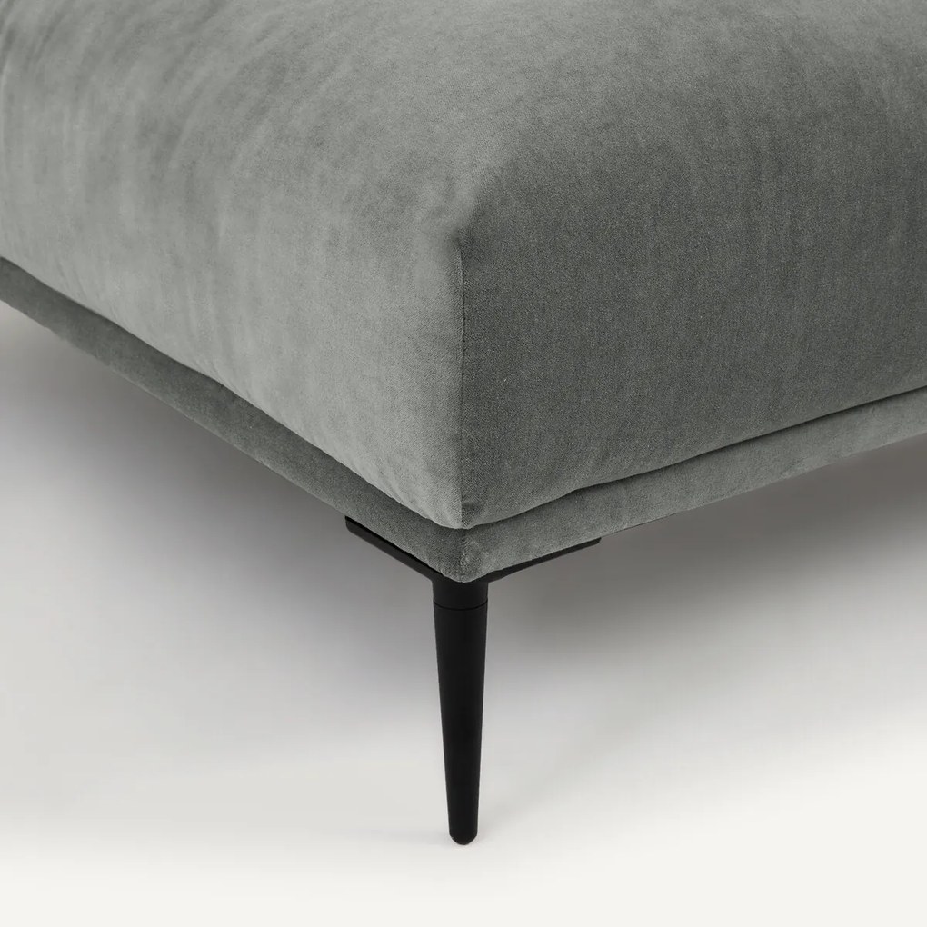 XL fluwelen poef, Oscar, ontwerp Emmanuel Gallina