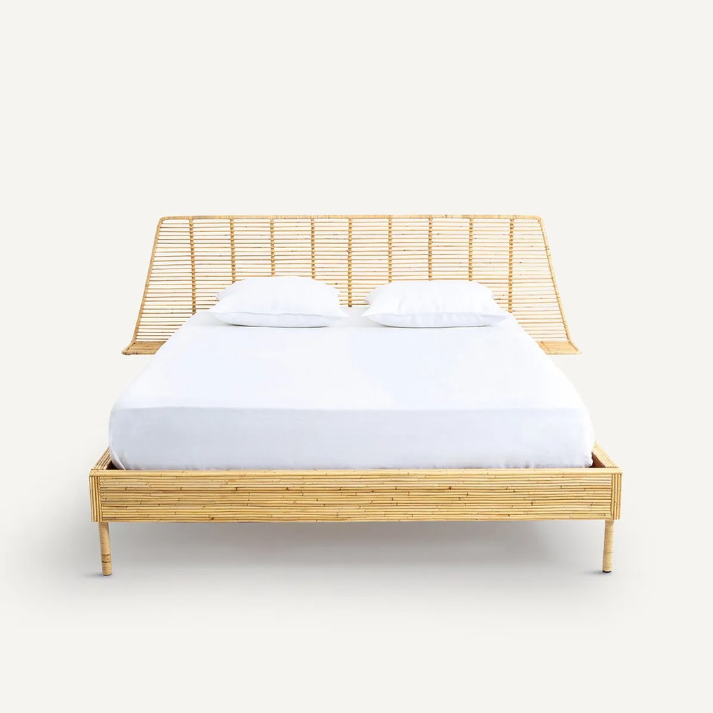 Bed in rotan met bedbodem en nachtkastjes, Saghil