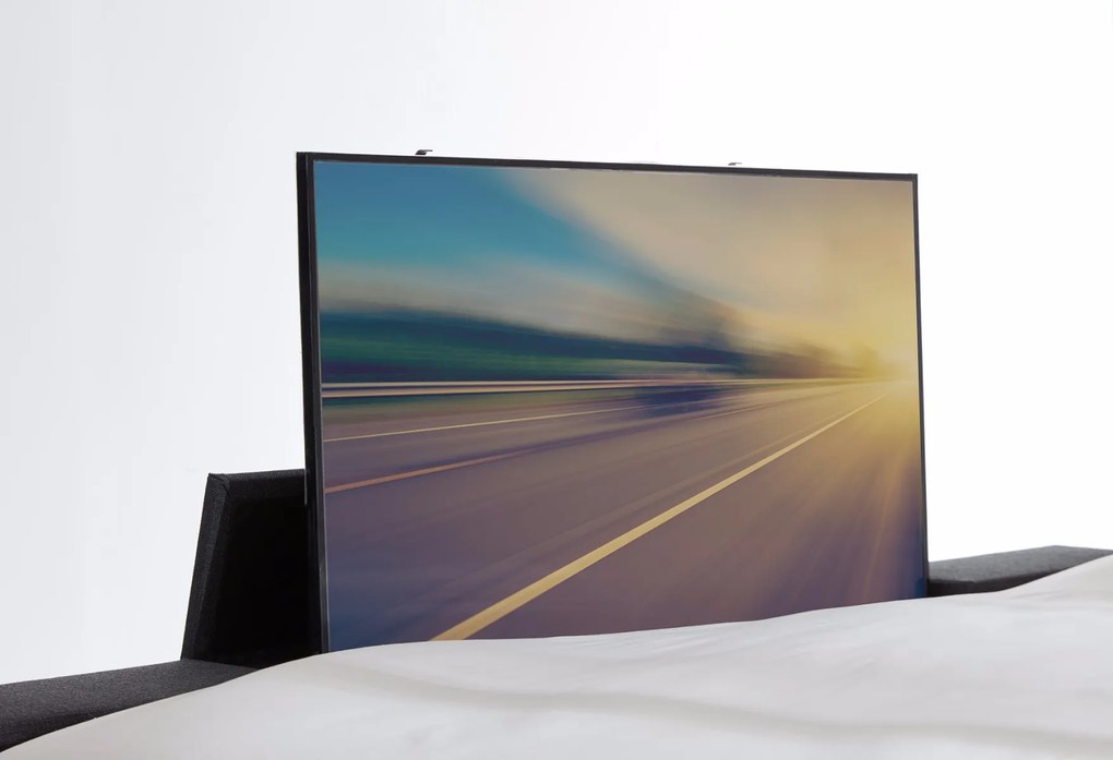 Home 400 met tv-lift – Bij Swiss Sense
