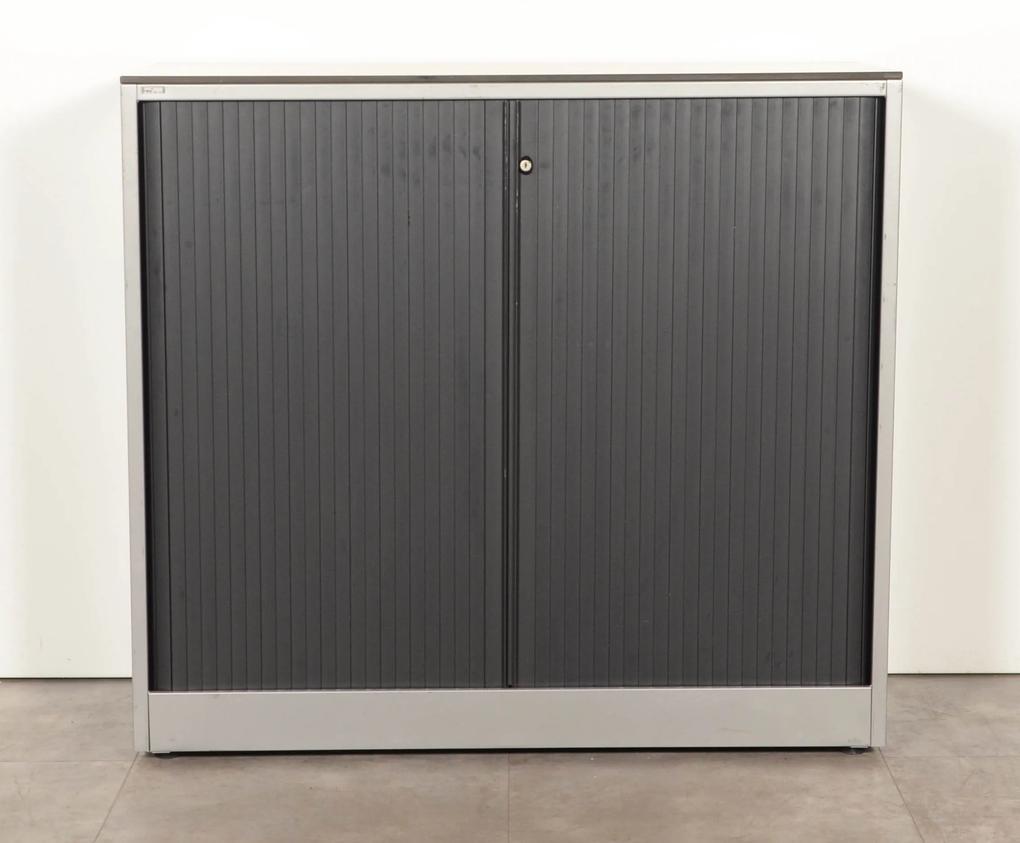 Roldeurkast, aluminium, 109 x 120 cm, incl. 2 legborden