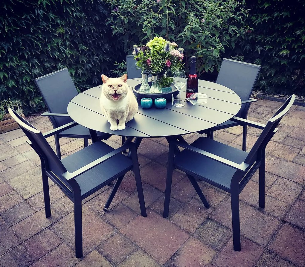 Manifesto Sora dining tuintafel ø 127cm (h:75cm)