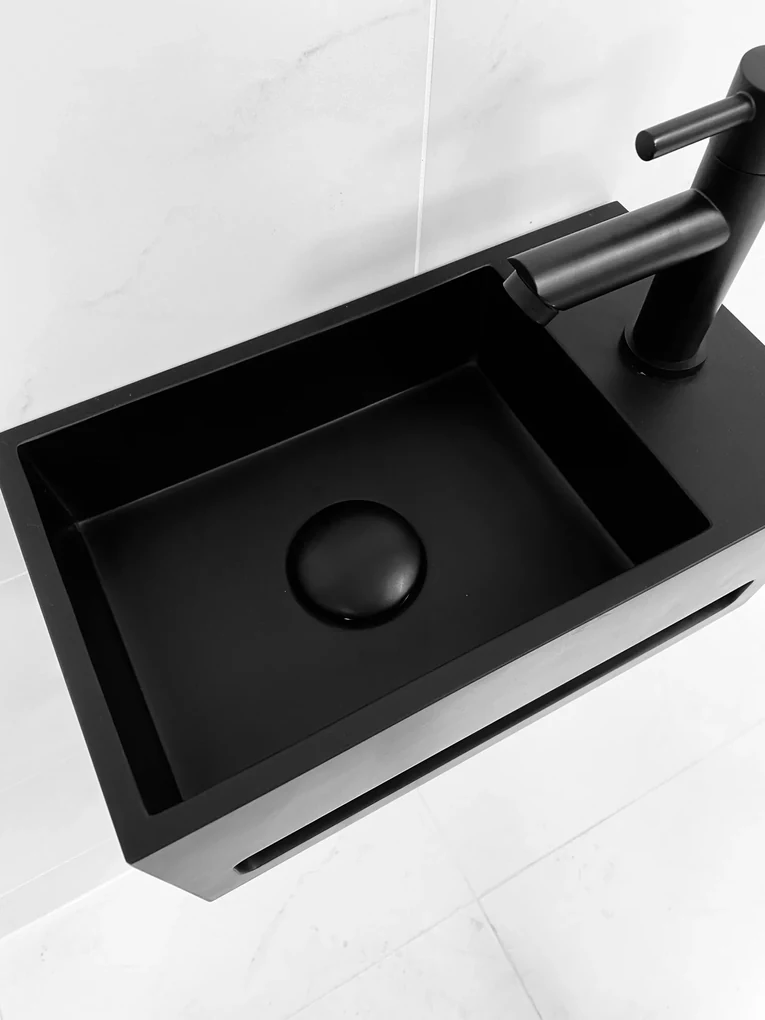 Saniclear mat zwarte Solid Surface clickwaste