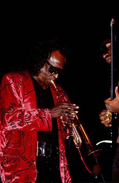 Foto Miles Davis, during a live performance, 1970-80