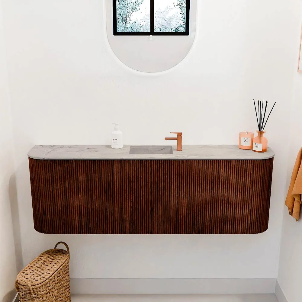 Mondiaz Joya DLux 125cm toiletmeubel ronding links/rechts ruby met wastafel faye midden 1 kraangat glace