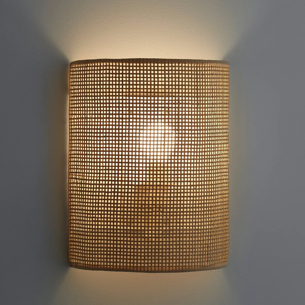 Wandlamp in gevlochten rotan, Dolkie