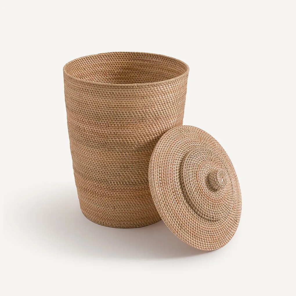 Mand in gevlochten rotan, Kalati