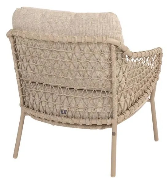 4 Seasons Outdoor Sardinia low dining set latte met Saba tafel latte met teak blad Ø 160 cm Tuinset beige weerbestendig