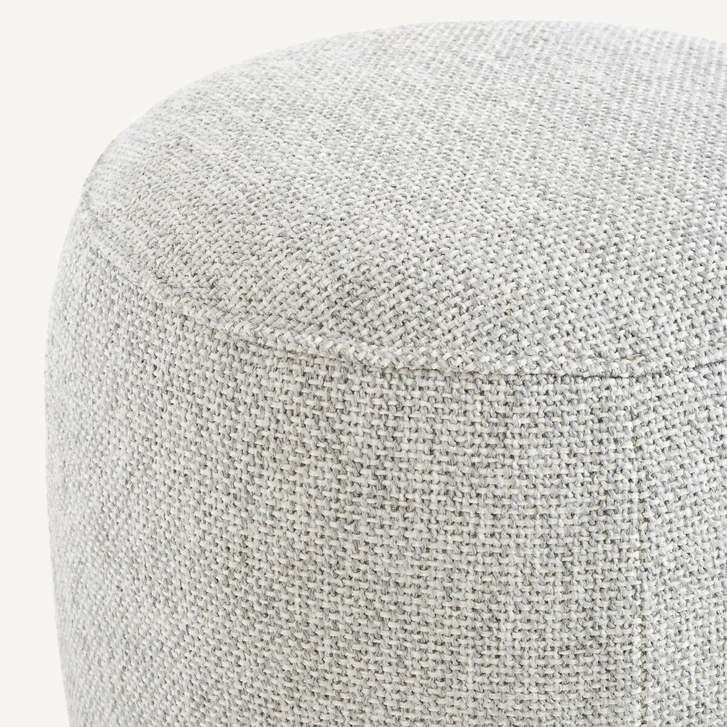 Rosebury poef met bouclé effect, ontwerp Emmanuel Gallina