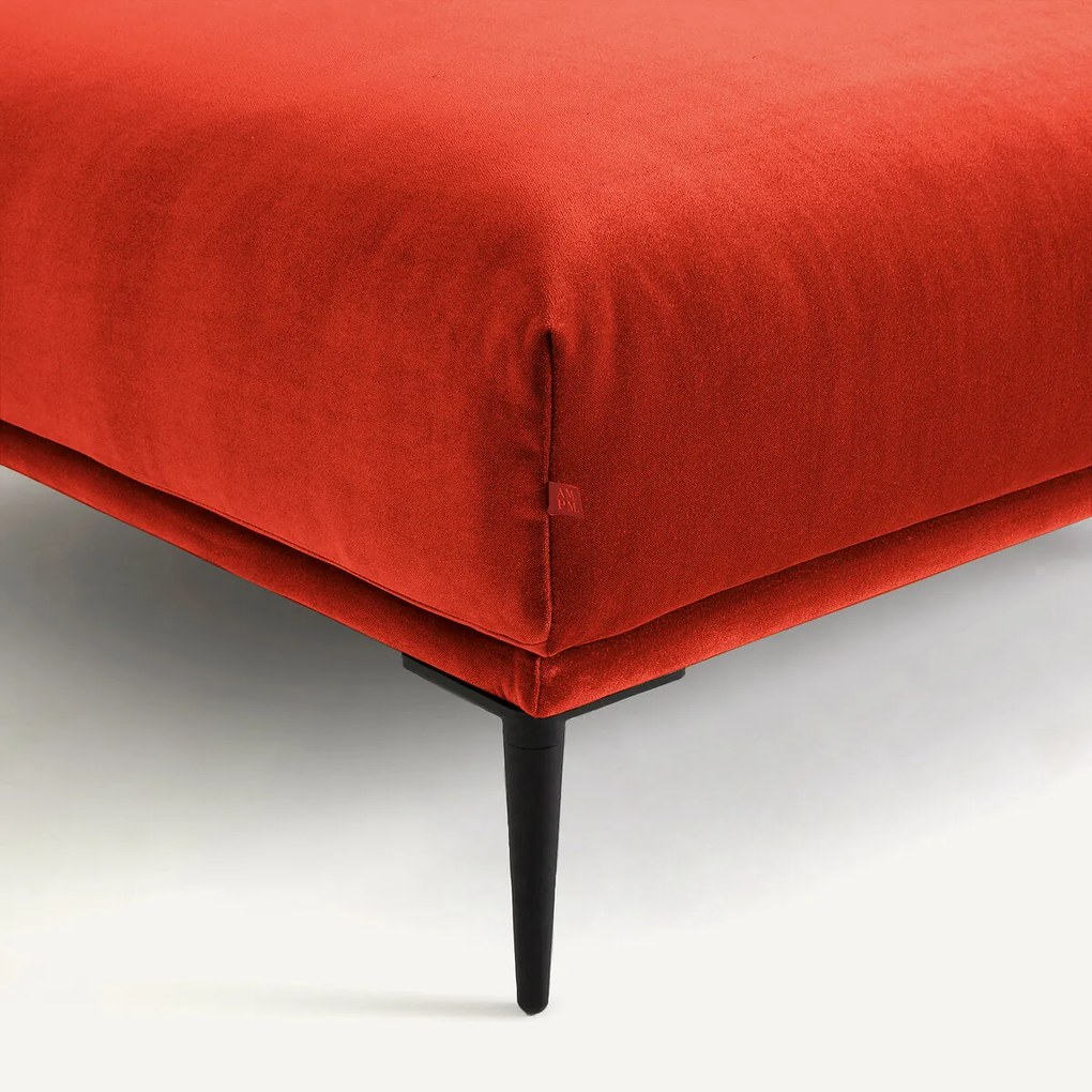 XL voetenbank in fluweel, Oscar, ontwerp E. Gallina