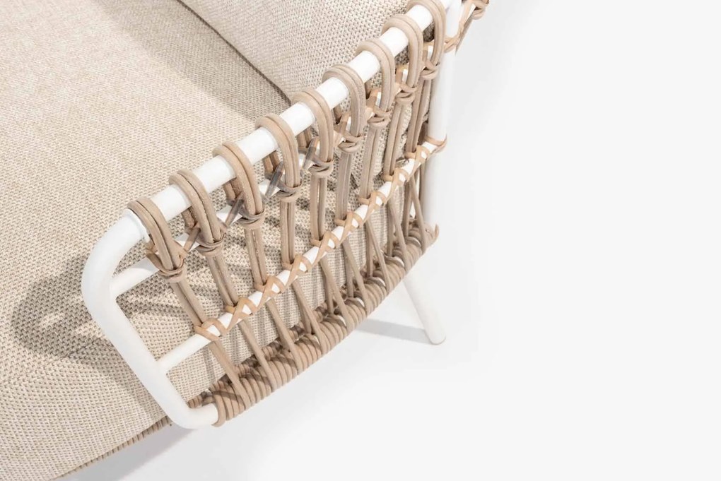 4 Seasons Outdoor Dalias low dining chair beige weerbestendig