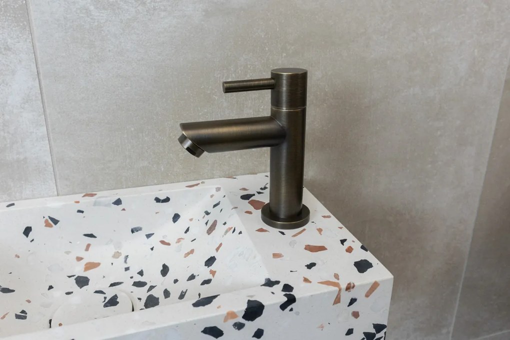Saniclear Terrazzo fonteinset met rechte kraan in verouderd messing