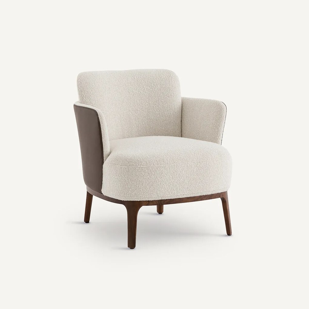 Fauteuil met notenhouten poten en twee stoffen, Jabote