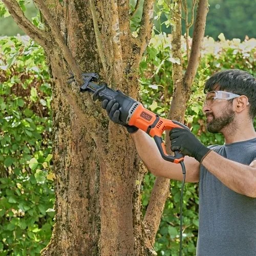 Black&amp;Decker Reciprozaag met takkenhouder BES301