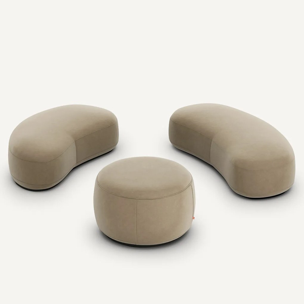 Fluwelen poef, ROSEBURY, ontwerp Emmanuel Gallina