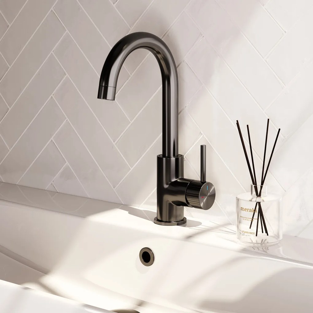 Brauer Stripe wastafelkraan met draaibare ronde uitloop model A gunmetal geborsteld PVD