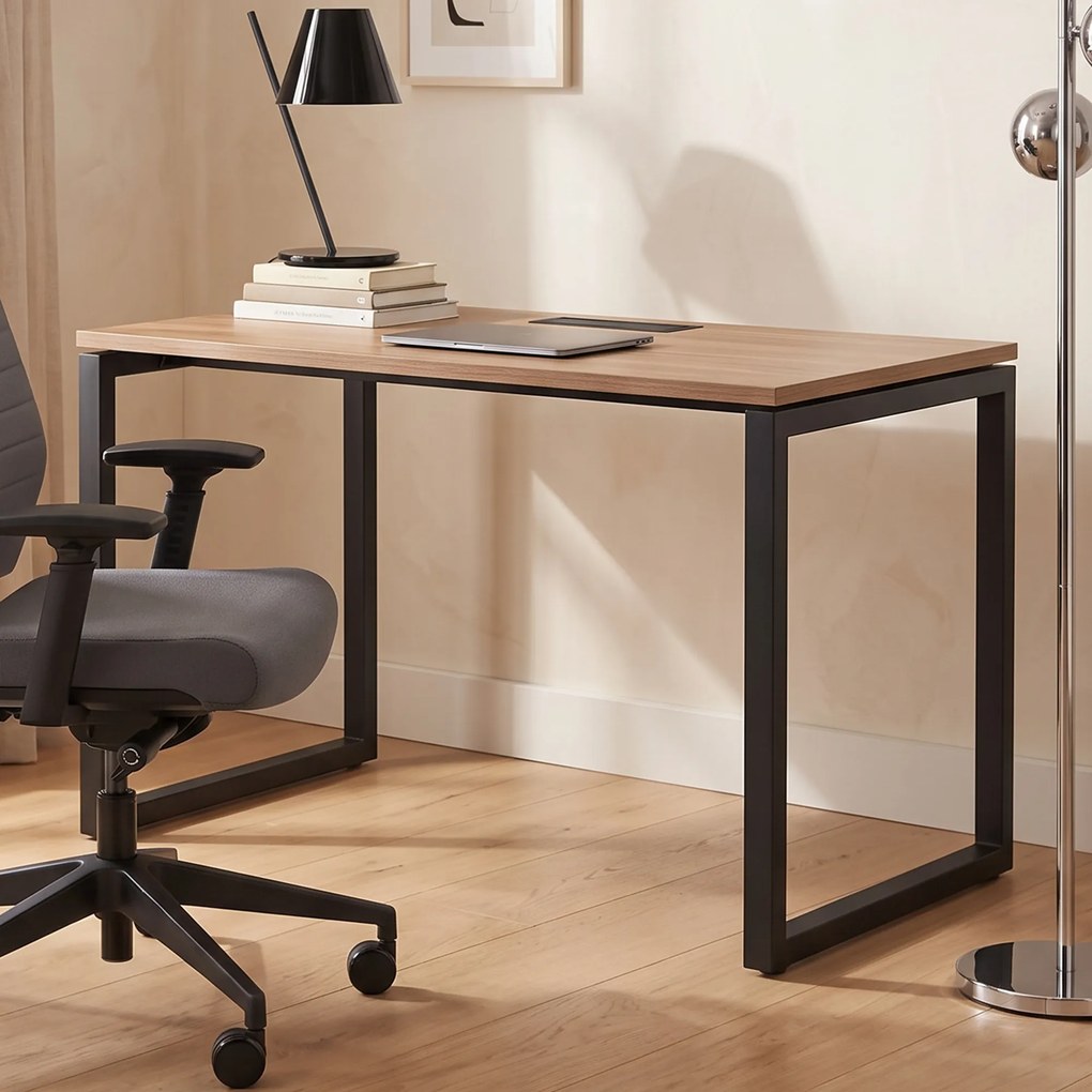 Narbutas NOVA O Solo Bureau Met O-poot Op Vaste Hoogte