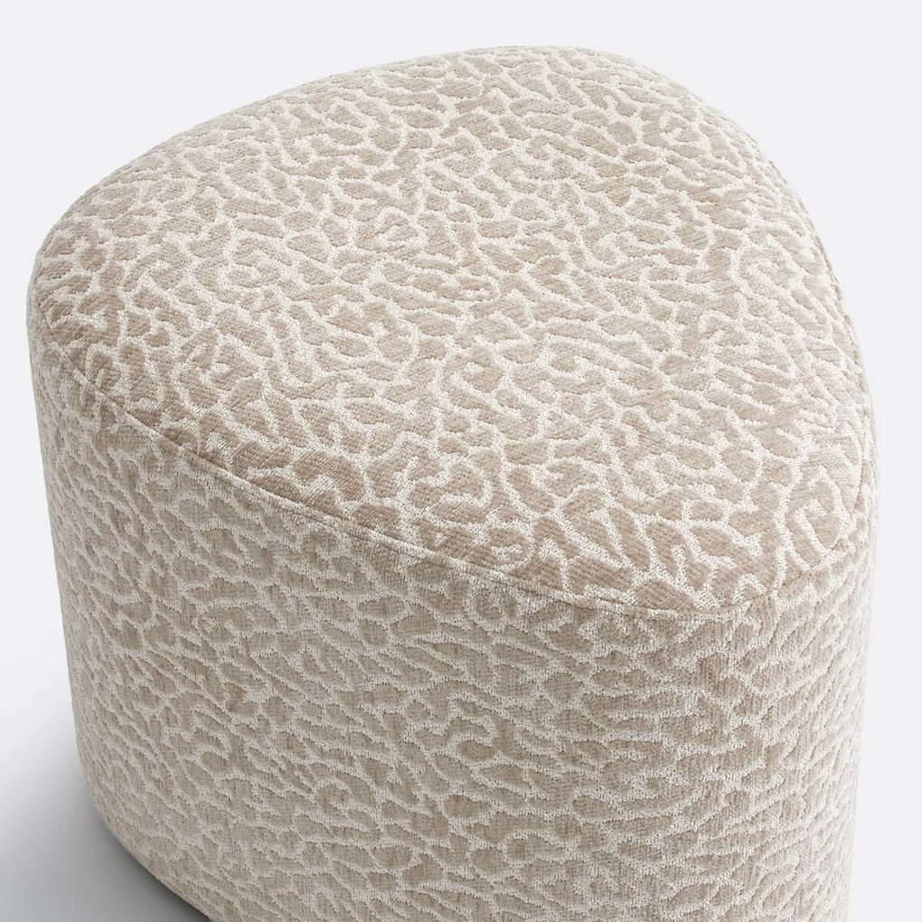 Driehoekige poef in bouclé stof, luipaardprint, JUJOA