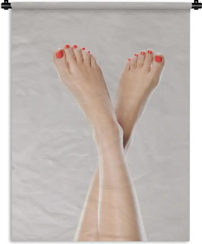 Wandkleed Voeten - Vrouwelijke voeten in de lucht Wandkleed katoen 120x160 cm - Wandtapijt met foto XXL / Groot formaat!