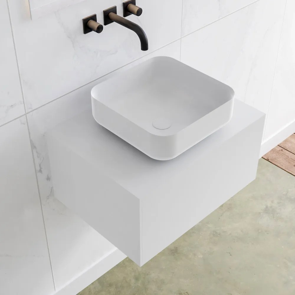 Zaro Lagom volledig naadloos solid surface onderkast met topblad 60cm mat wit met 1 lades Push tot open. Compleet met solid surface opzetkom met 0 kraangat(en)