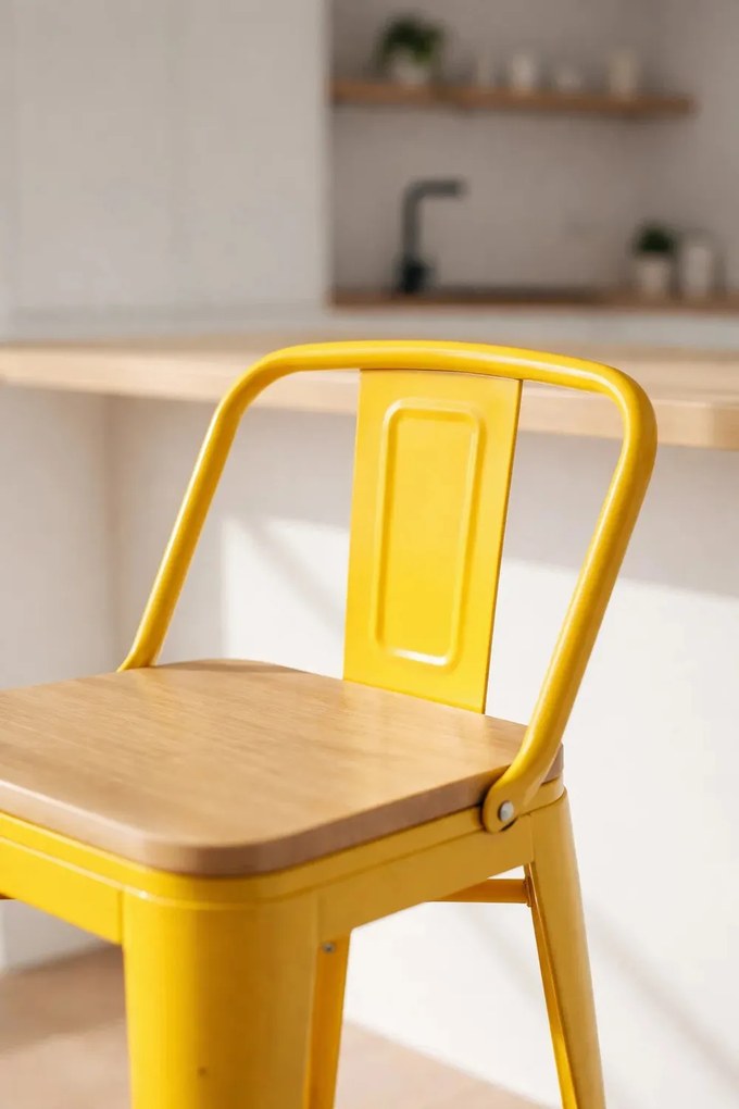 Kruk Torix met rugleuning van natuurlijk hout