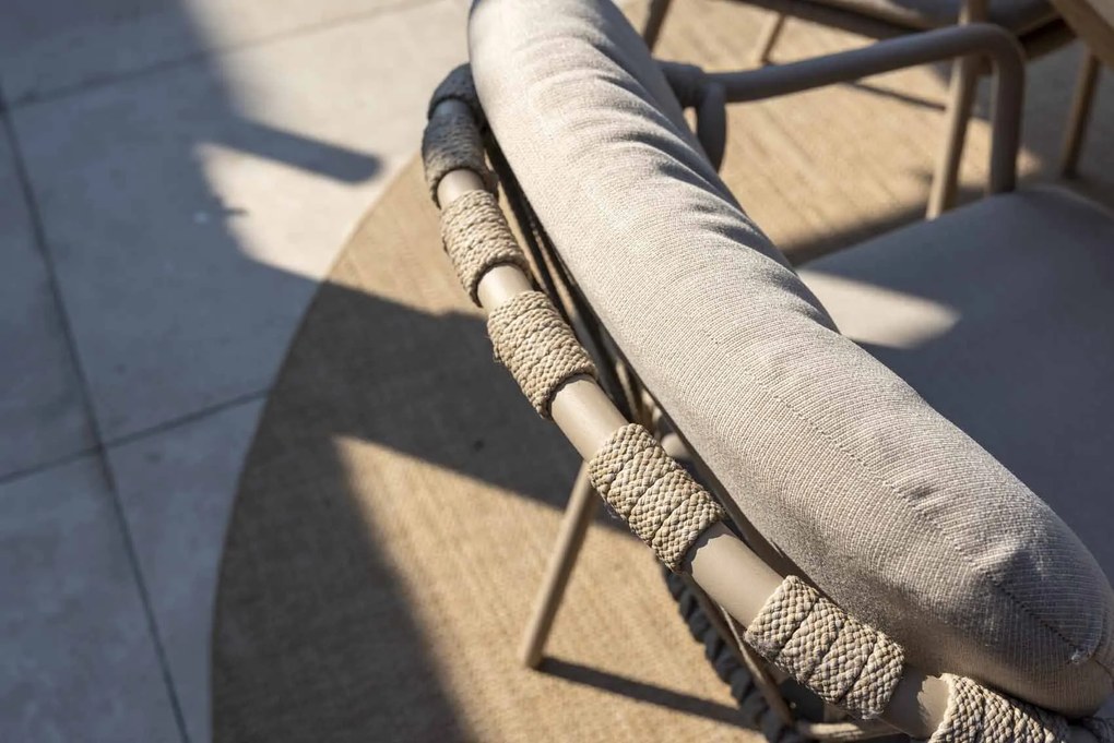 Taste by 4 Seasons Manitoba tuinset latte met Prado tuintafel latte teak blad Ø 160 cm SALE Tuinset taupe weerbestendig