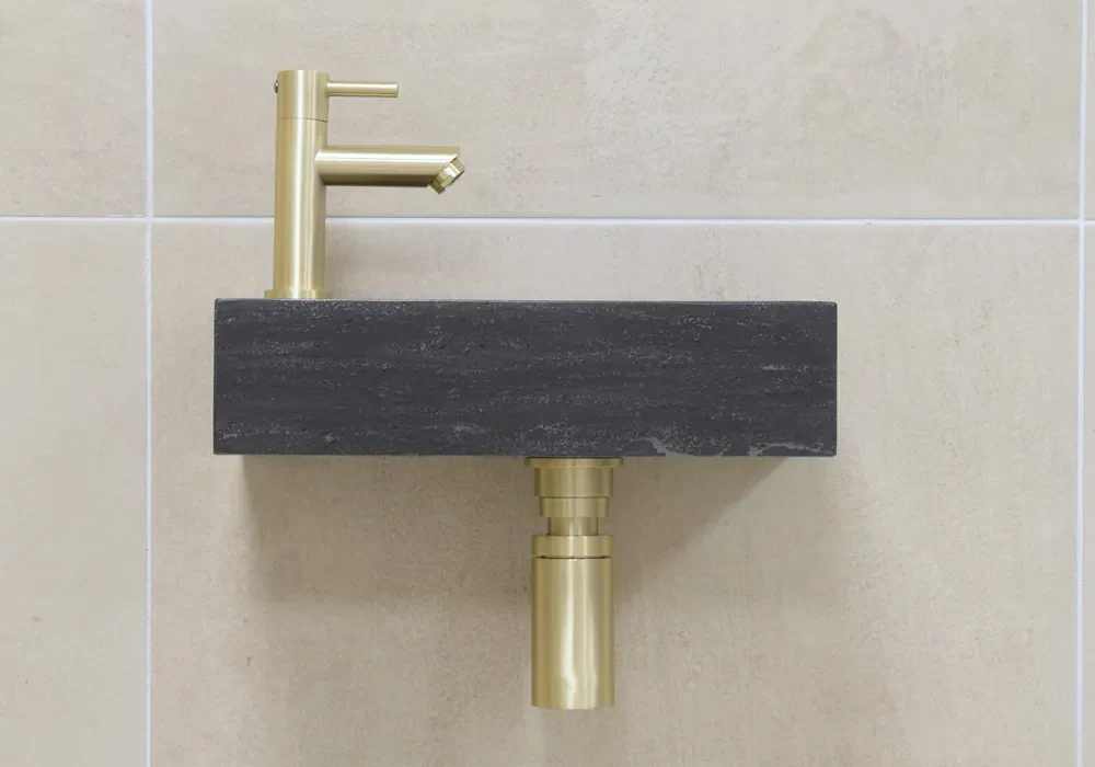 Mueller Small natuursteen fonteinset links met gouden kraan en toebehoren