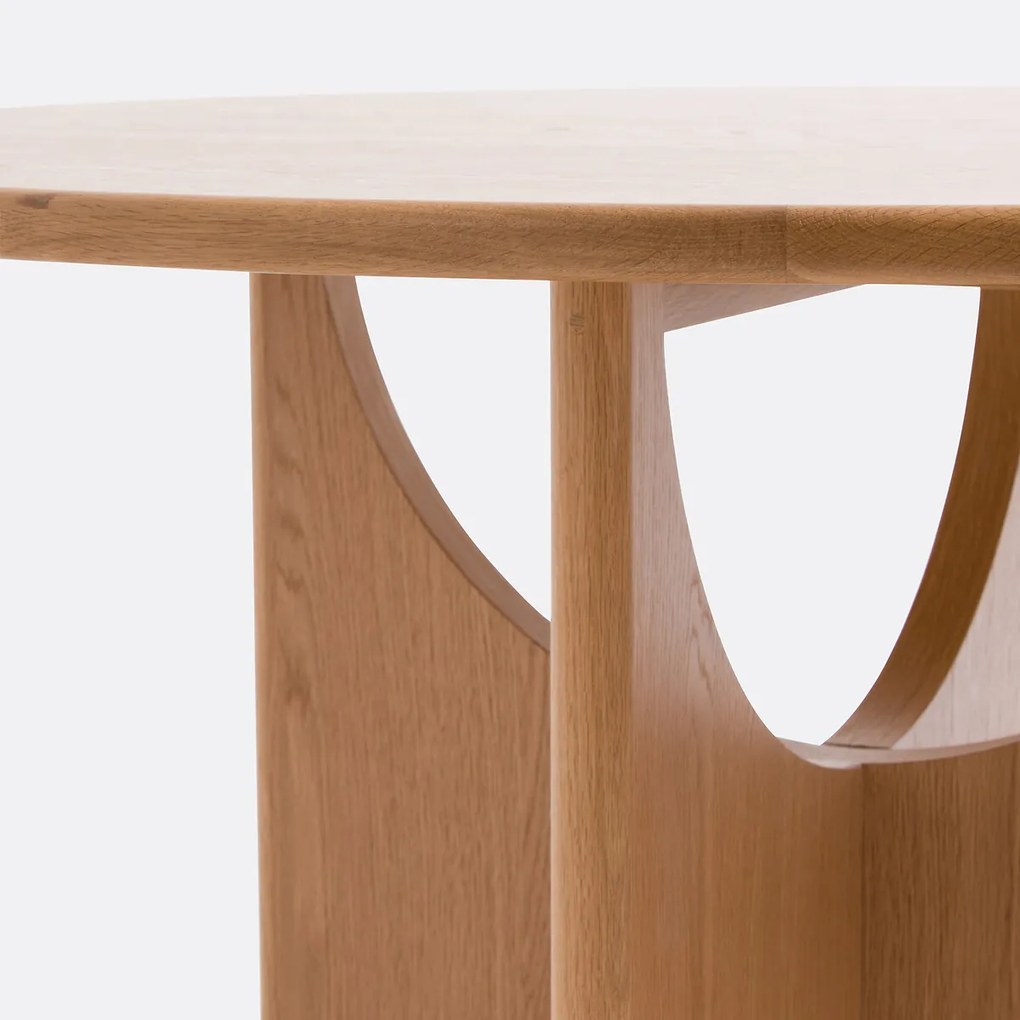 Ronde tafel voor 4/6 personen, in eik, Minimal