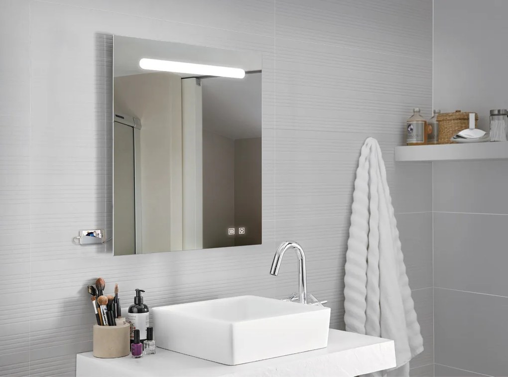 FOCCO Lina LED spiegel 60x80 met usb aansluitingen en spiegelverwarming