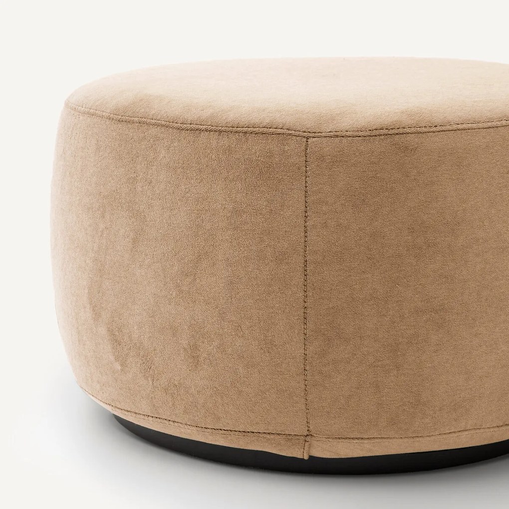 Poef van stonewashed fluweel, Rosebury, ontwerp Emmanuel Gallina